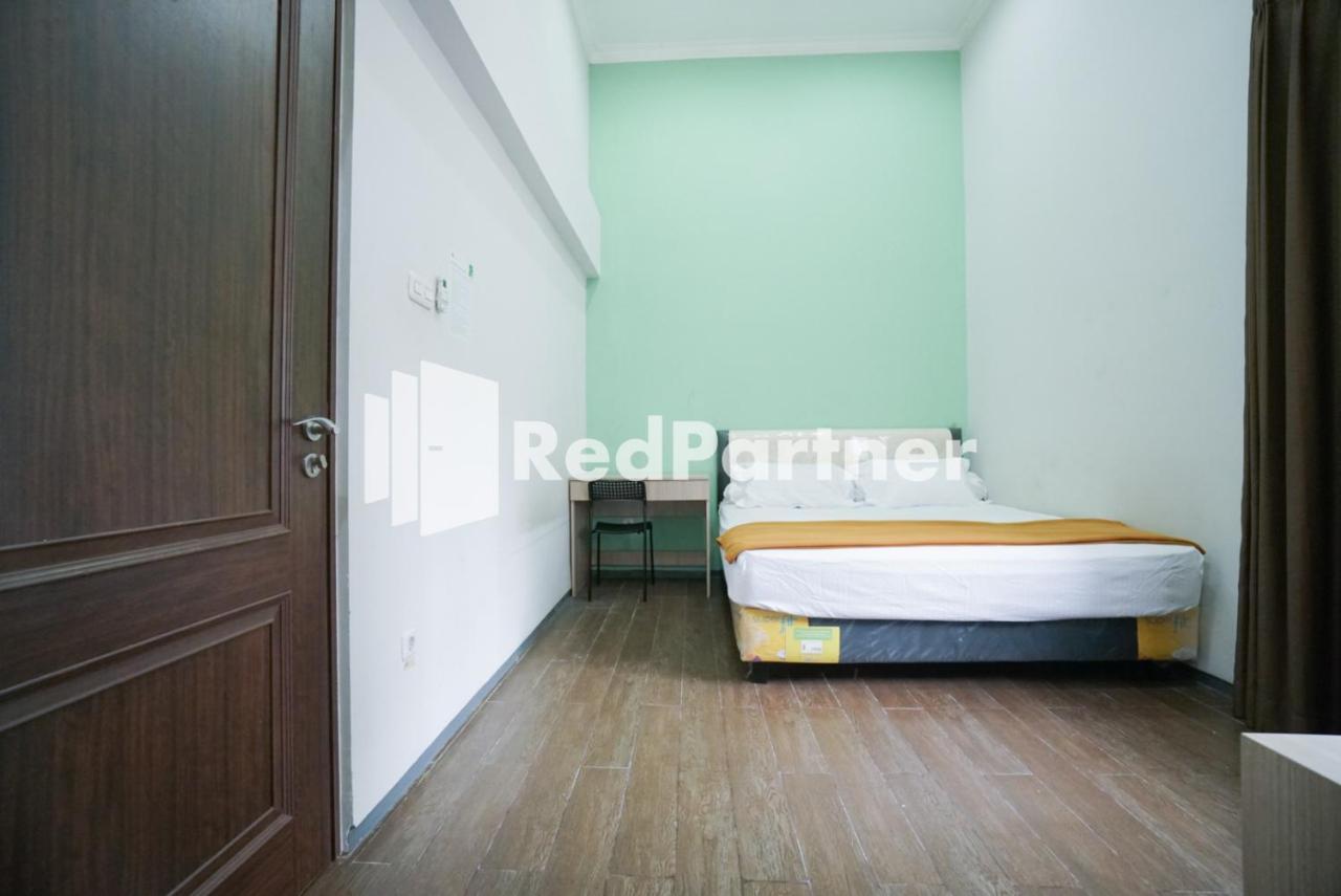Toba Mansion Syariah Near Benhil Redpartner Hotell Jakarta Exteriör bild