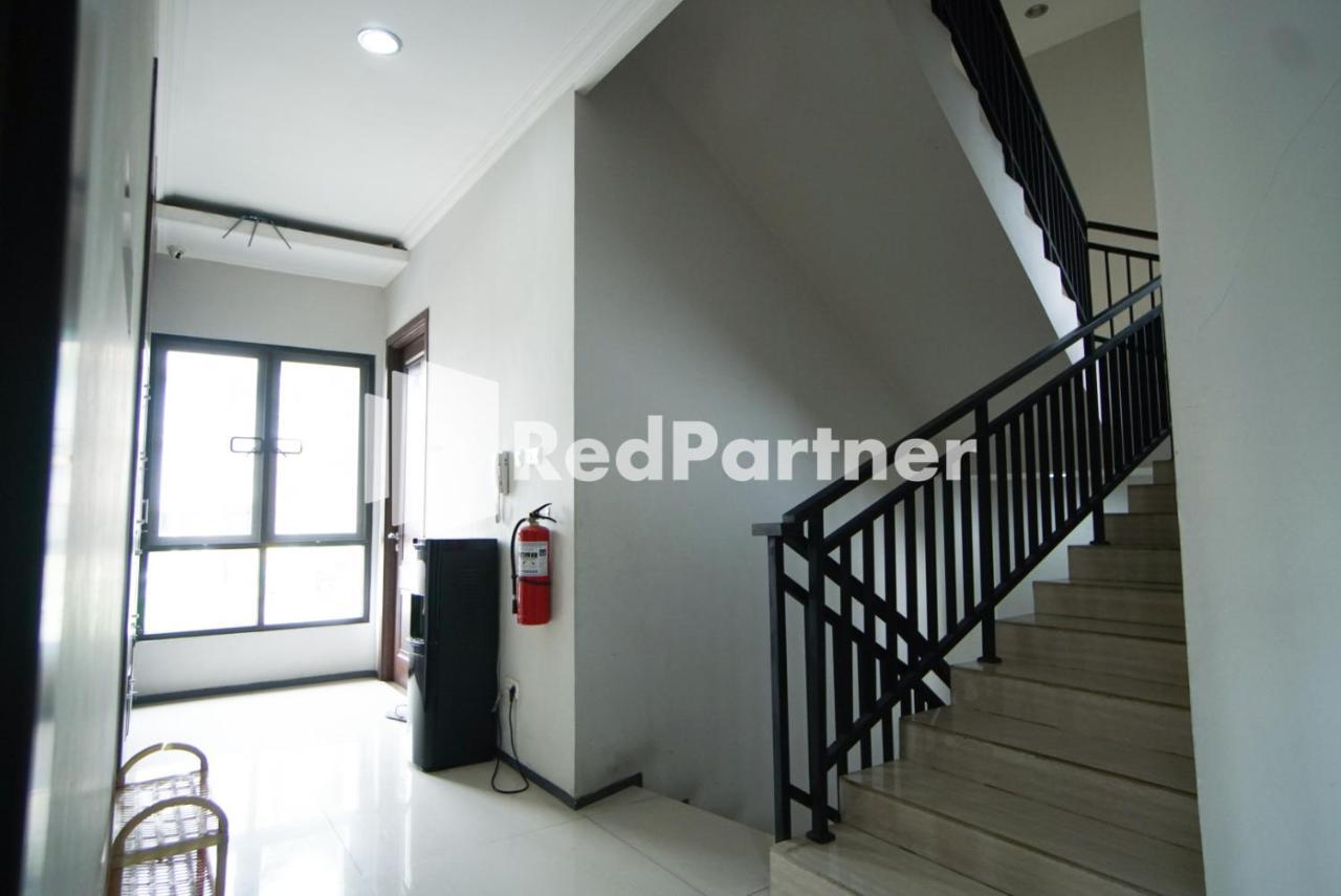 Toba Mansion Syariah Near Benhil Redpartner Hotell Jakarta Exteriör bild