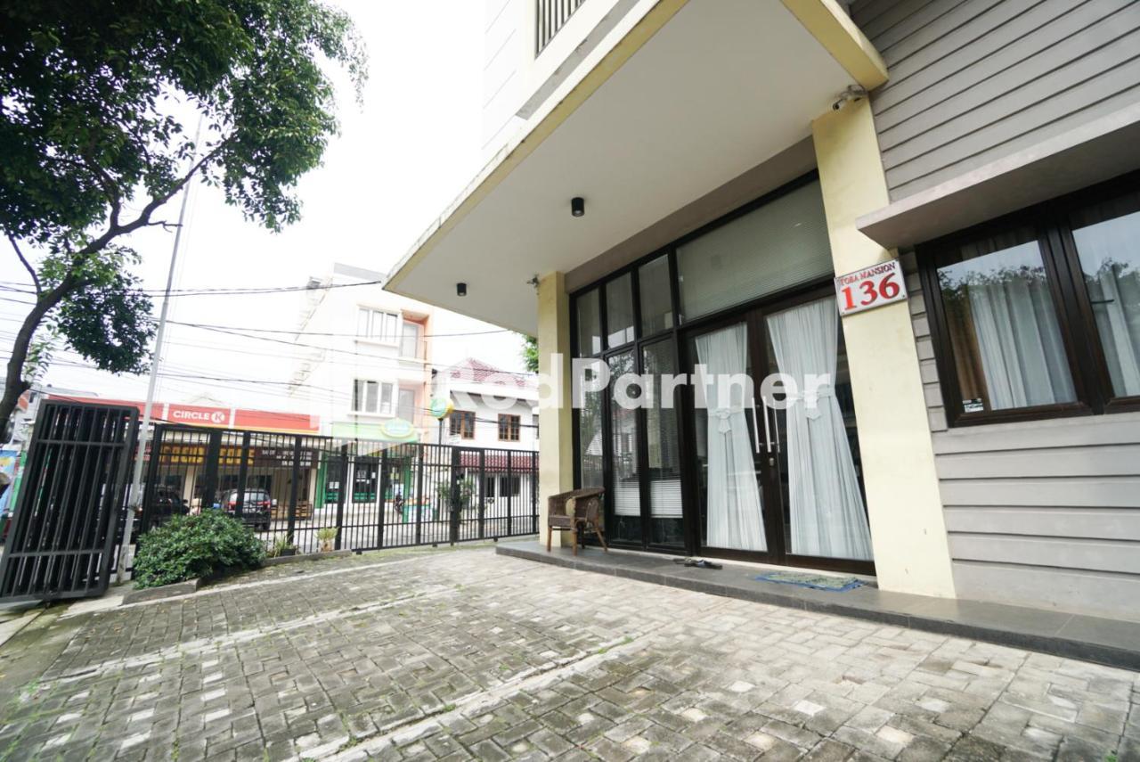 Toba Mansion Syariah Near Benhil Redpartner Hotell Jakarta Exteriör bild