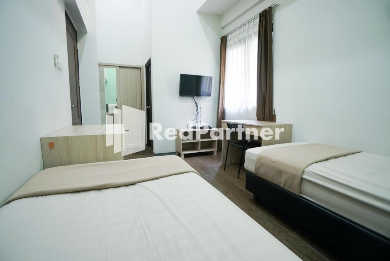 Toba Mansion Syariah Near Benhil Redpartner Hotell Jakarta Exteriör bild