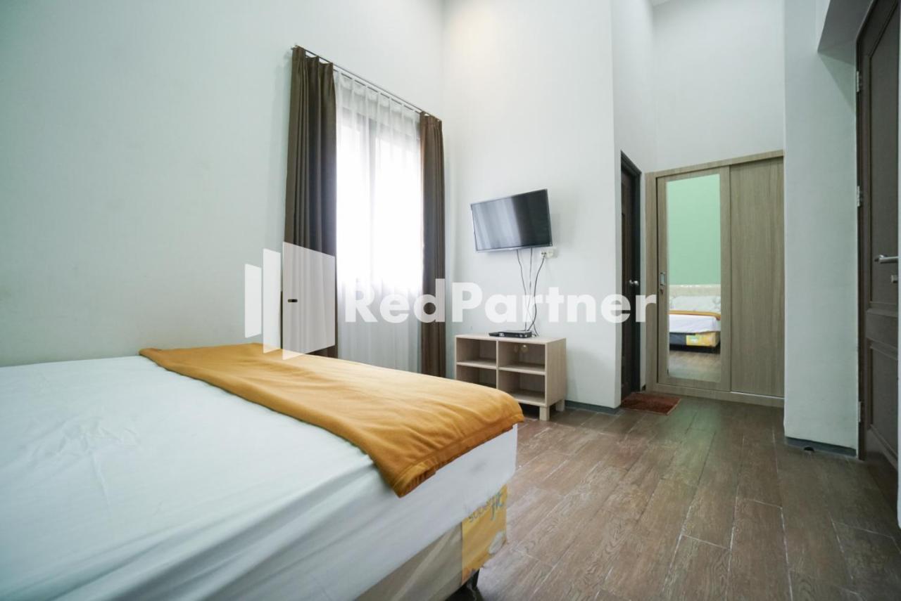 Toba Mansion Syariah Near Benhil Redpartner Hotell Jakarta Exteriör bild