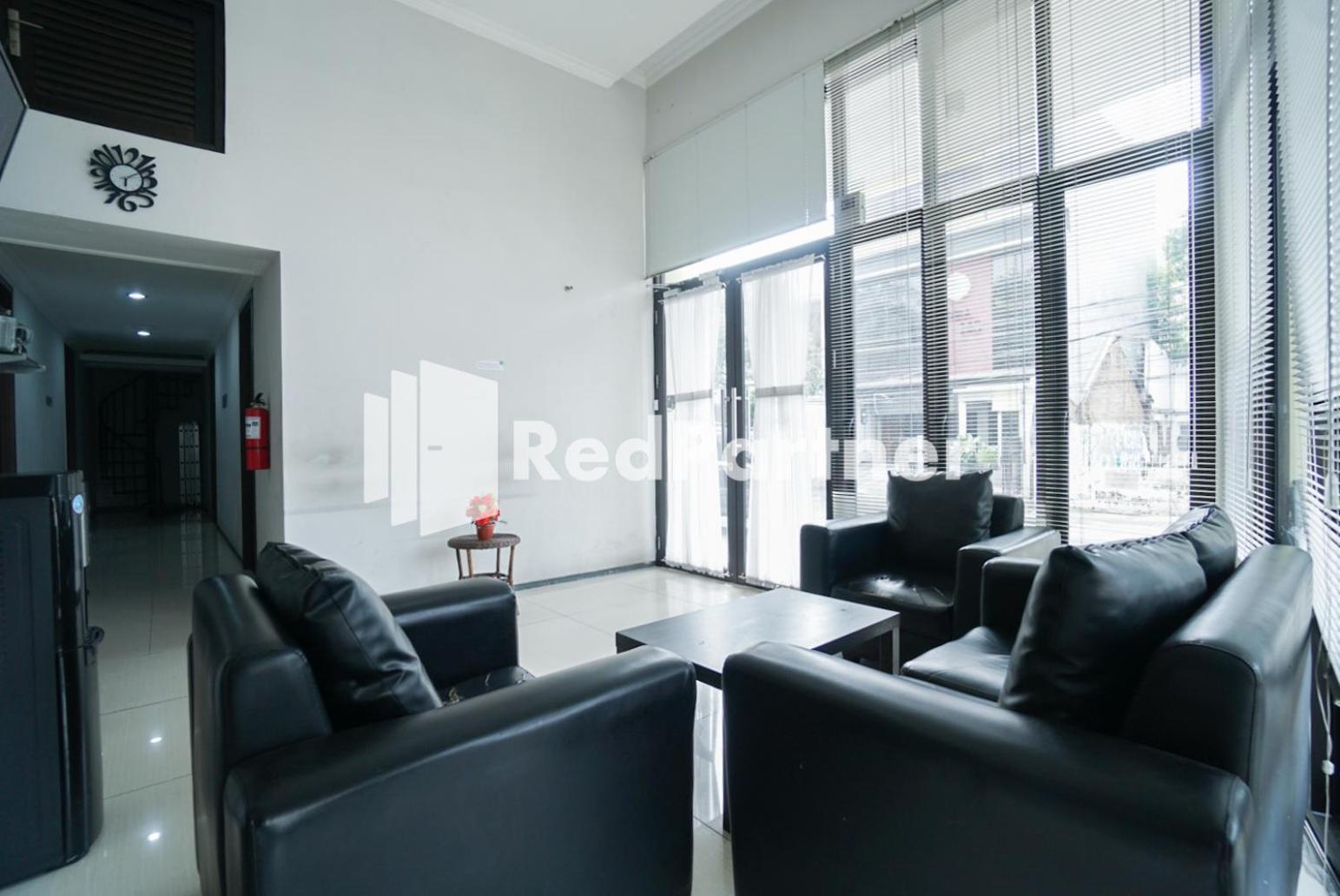 Toba Mansion Syariah Near Benhil Redpartner Hotell Jakarta Exteriör bild