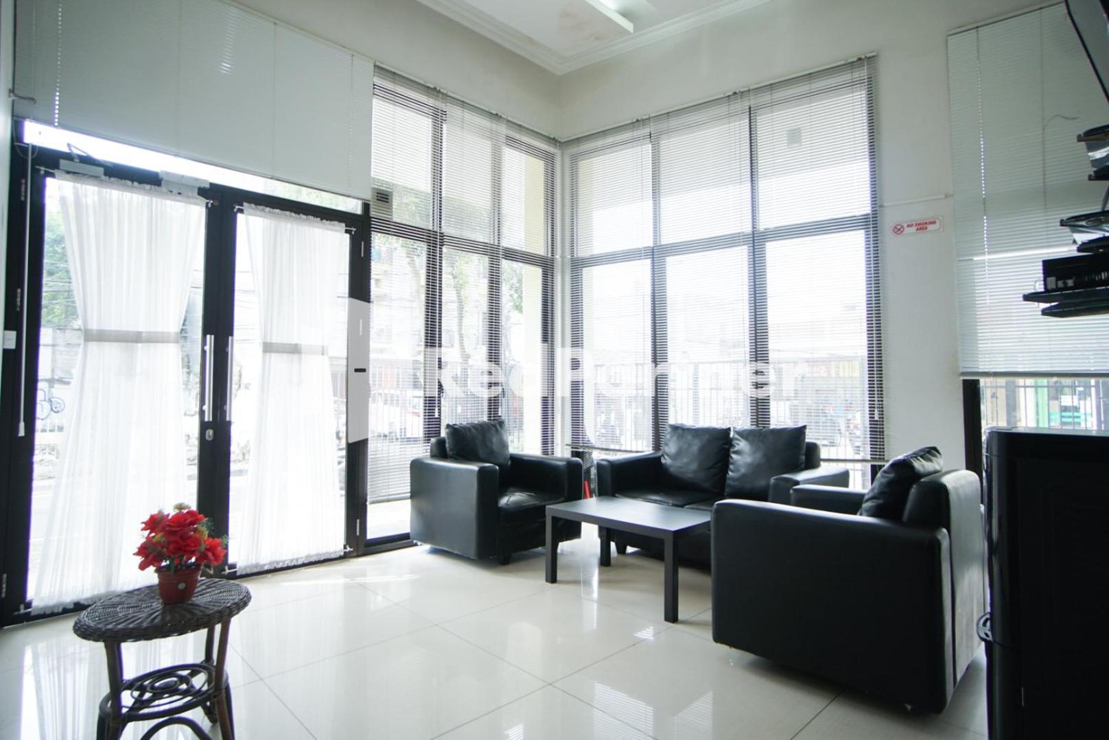 Toba Mansion Syariah Near Benhil Redpartner Hotell Jakarta Exteriör bild