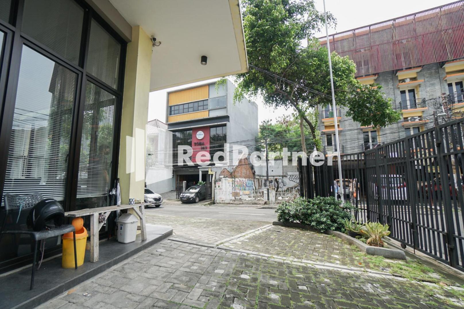 Toba Mansion Syariah Near Benhil Redpartner Hotell Jakarta Exteriör bild